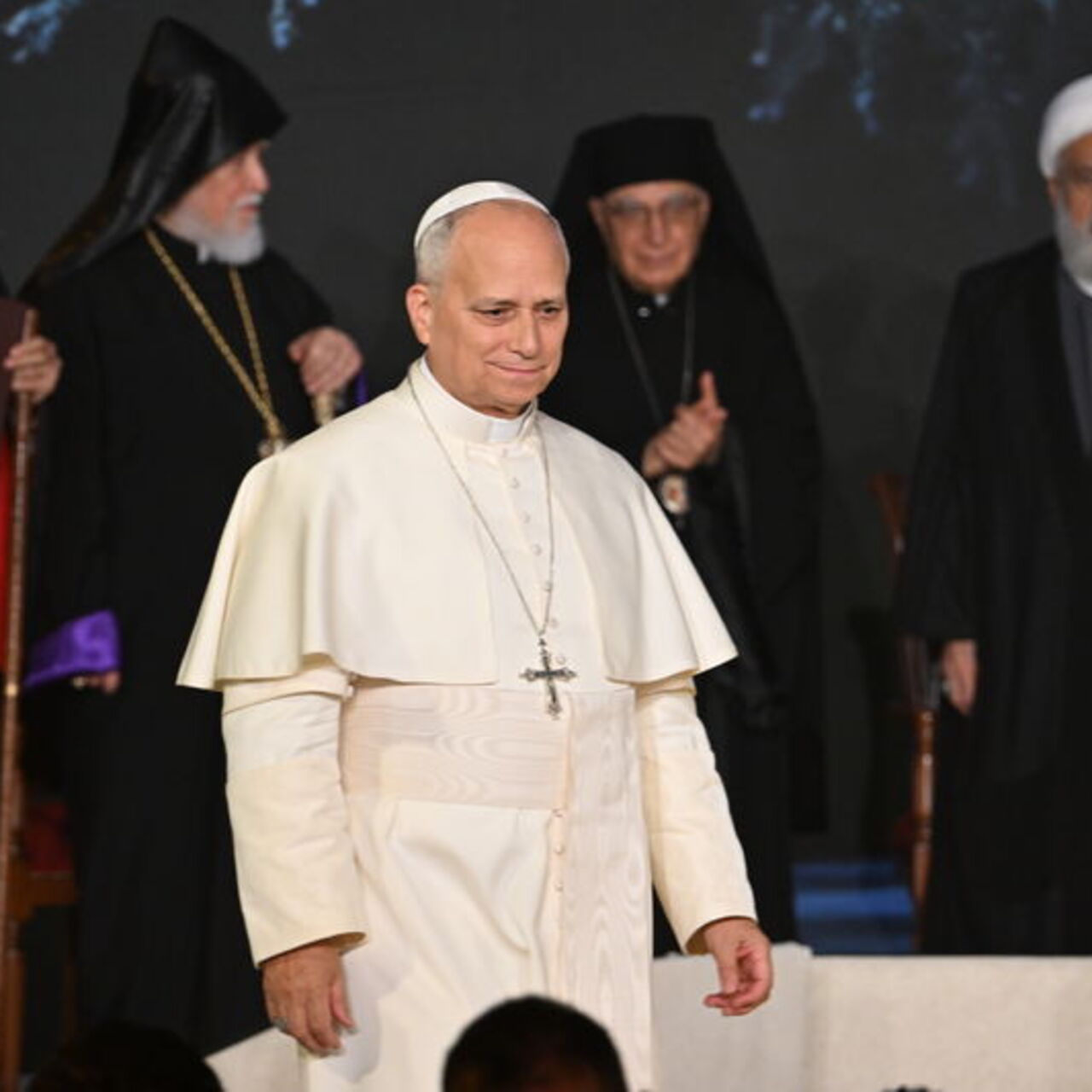 Papa Lübnan'da temaslarda bulundu