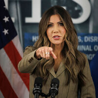 Noem'den Trump'a ABD'ye 'seyahat yasağı' önerisi