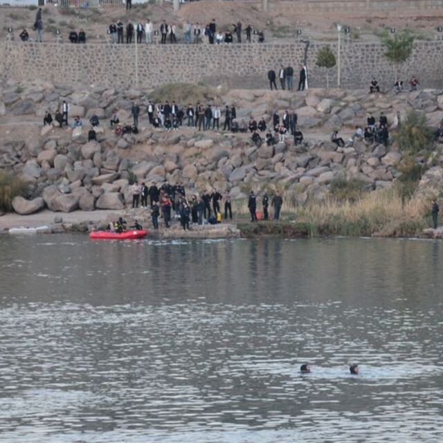 Nehre düşen 12 yaşındaki çocuk kayboldu