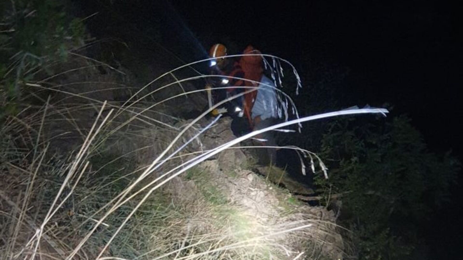 Bursa'da ormanlık alanda mahsur kalan kişi kurtarıldı