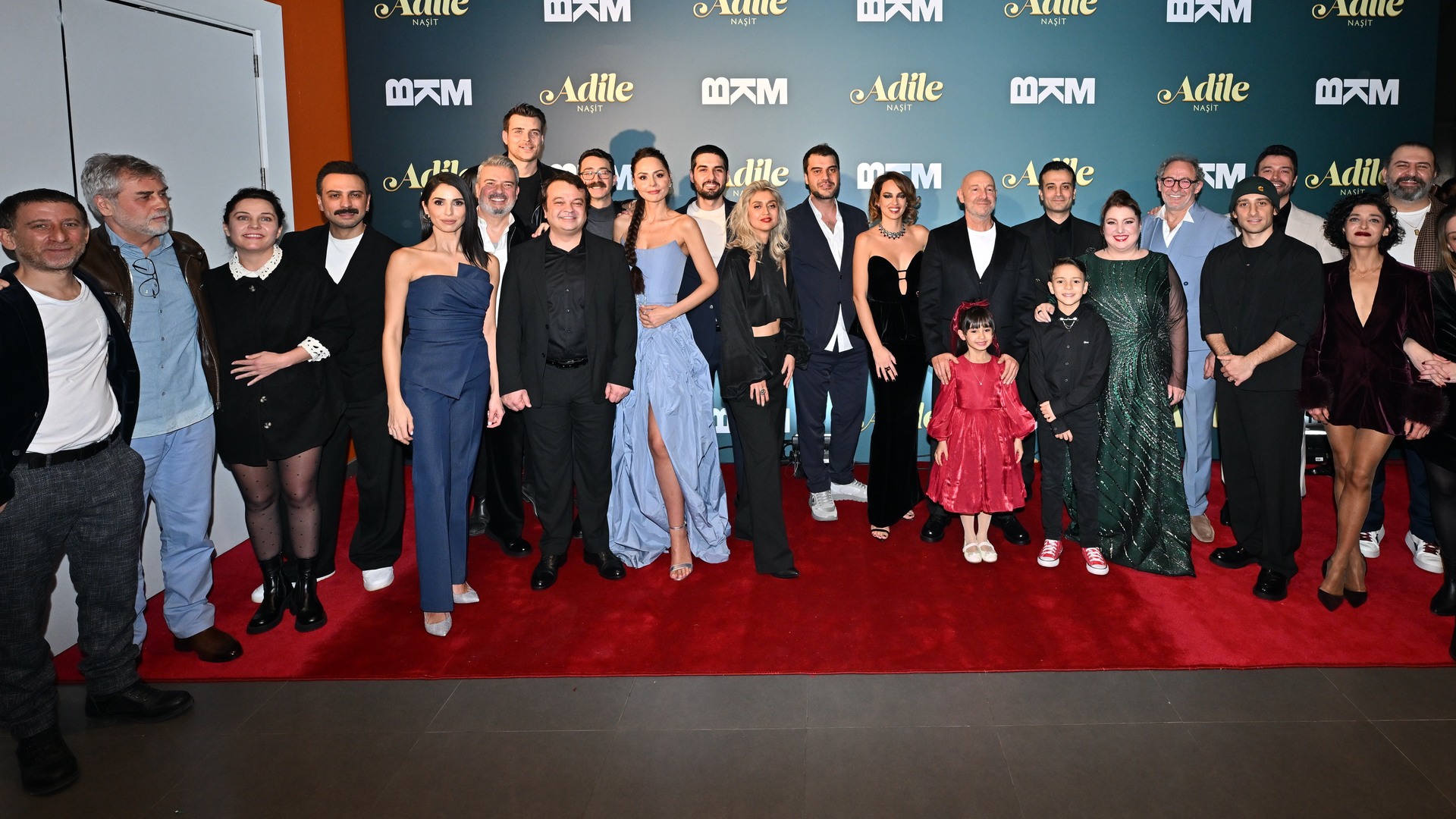 Adile Naşit Filmi Galası Gerçekleşti: Oyuncular Duygularını Paylaştı