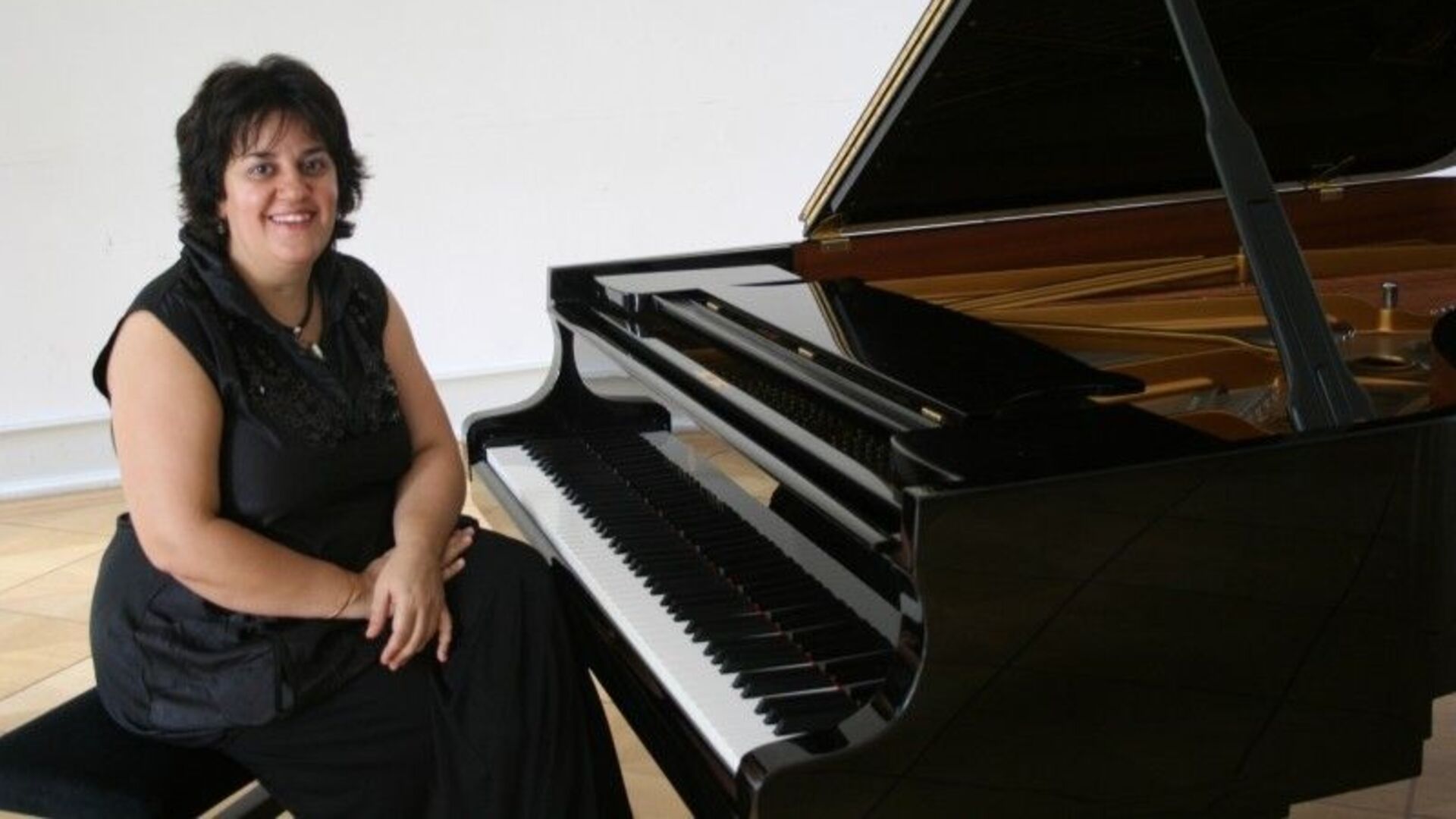 Piyanist Yeşim Gökalp, Bodrum'daki Evinde Hayatını Kaybetti