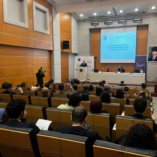 Baltık Denizi ve Karadeniz’de enerji güvenliği İstanbul'da konuşuldu
