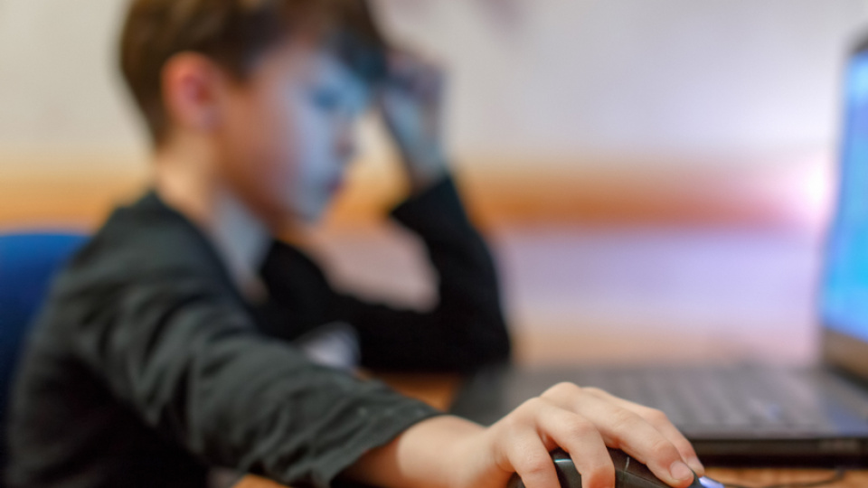 Yapay zeka, çocukları müstehcen konuşmalara yönlendiriyor