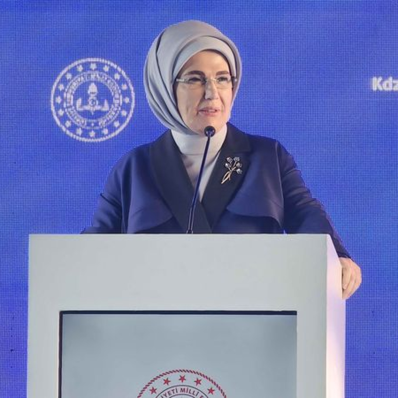 'İnsan aklı ve gönlüyle zengin'