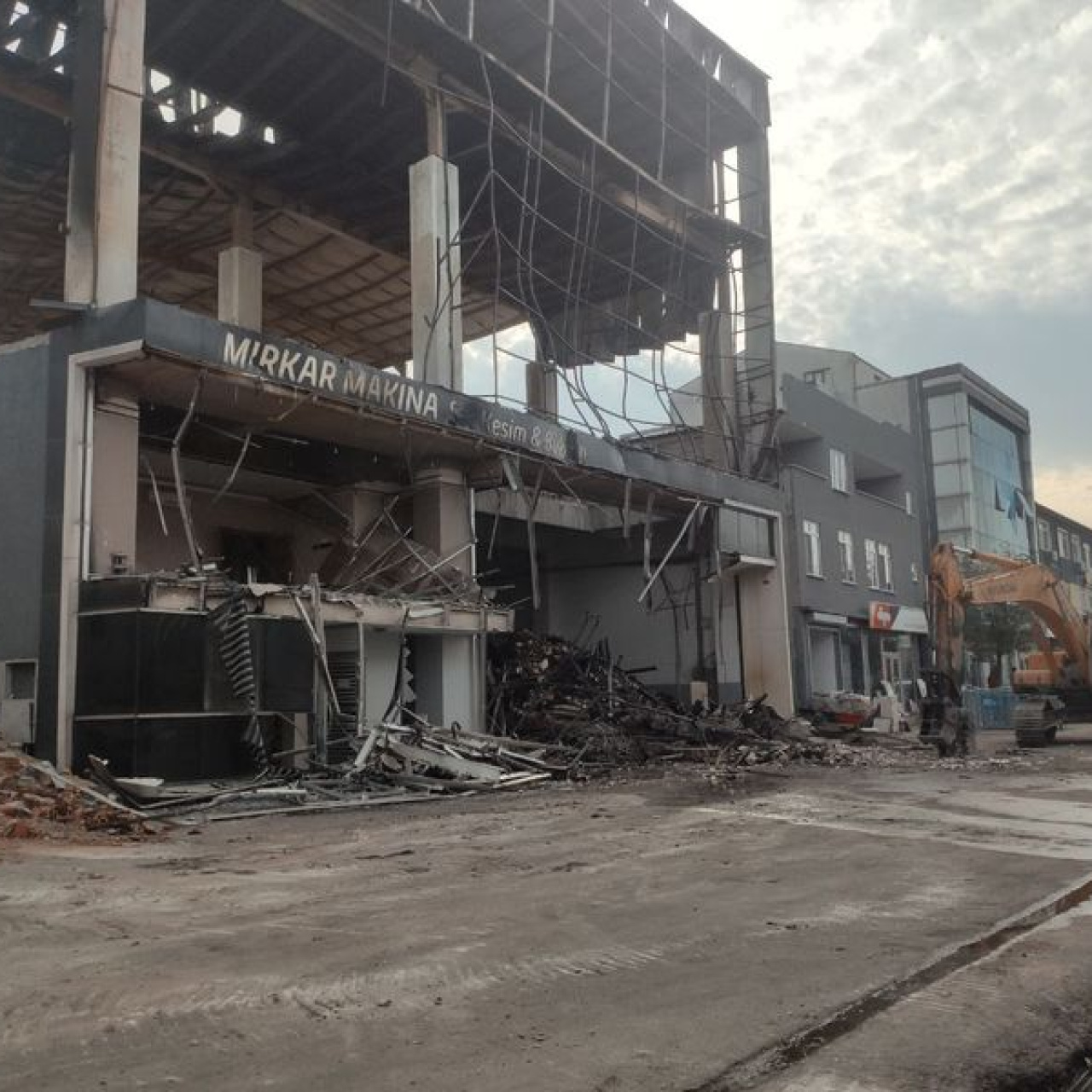 Kocaeli yangınında sorumlu müdür tutuklandı