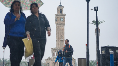 Ege ve Akdeniz için sağanak, iç bölgeler için buzlanma uyarısı