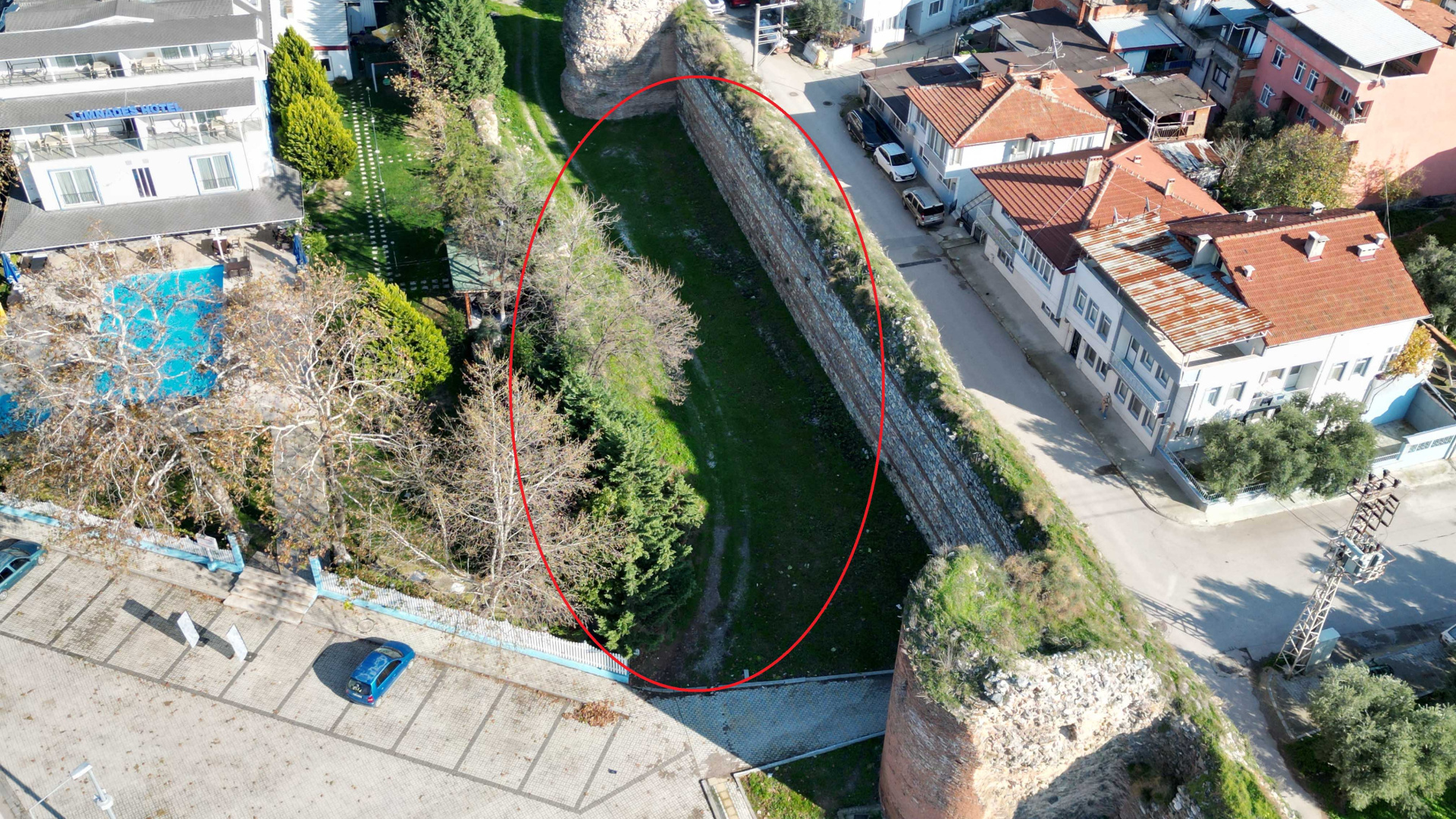 Papa'nın ziyaretinden 1 gün sonra arsasını satışa çıkardı | Son dakika haberleri