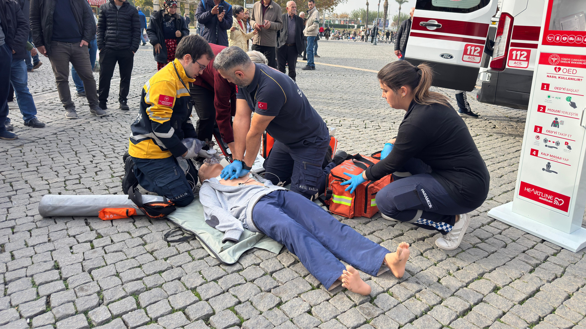 İzmir'de 20 bölgeye ani kalp durmalarına karşı şok cihazı yerleştirildi - Haberler | Sağlık Haberleri