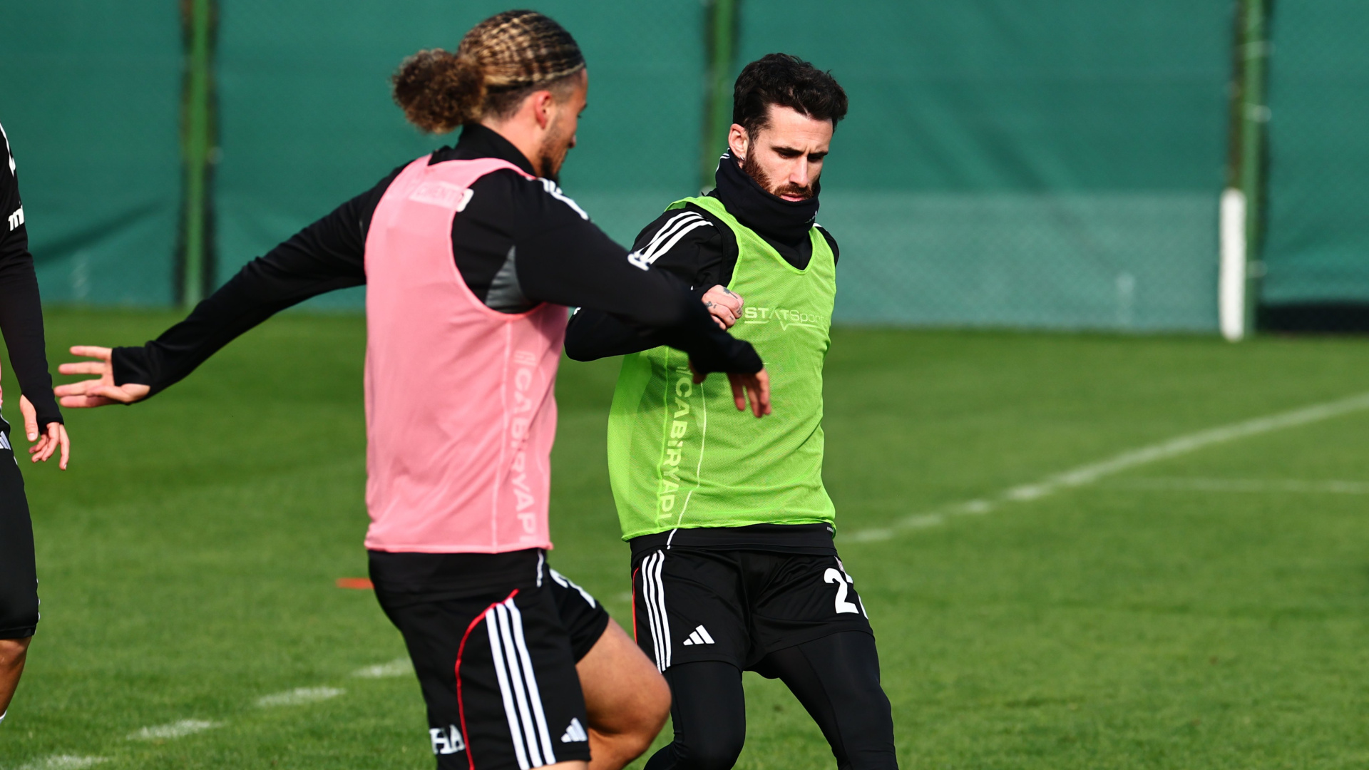 Beşiktaş'ta Rafa Silva Krizi Sona Erdi: Portekizli Yıldız Antrenmanda!