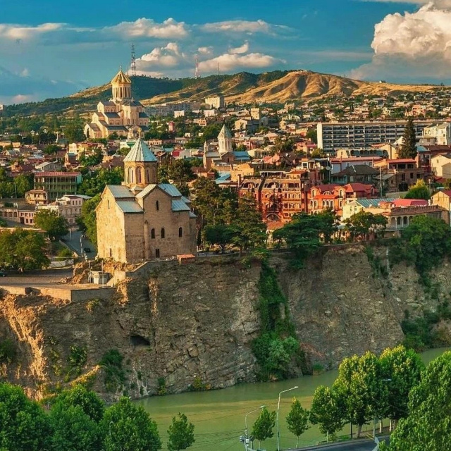 Gürcistan Türk vatandaşlarına sağlık sigortasını zorunlu hale getiriyor