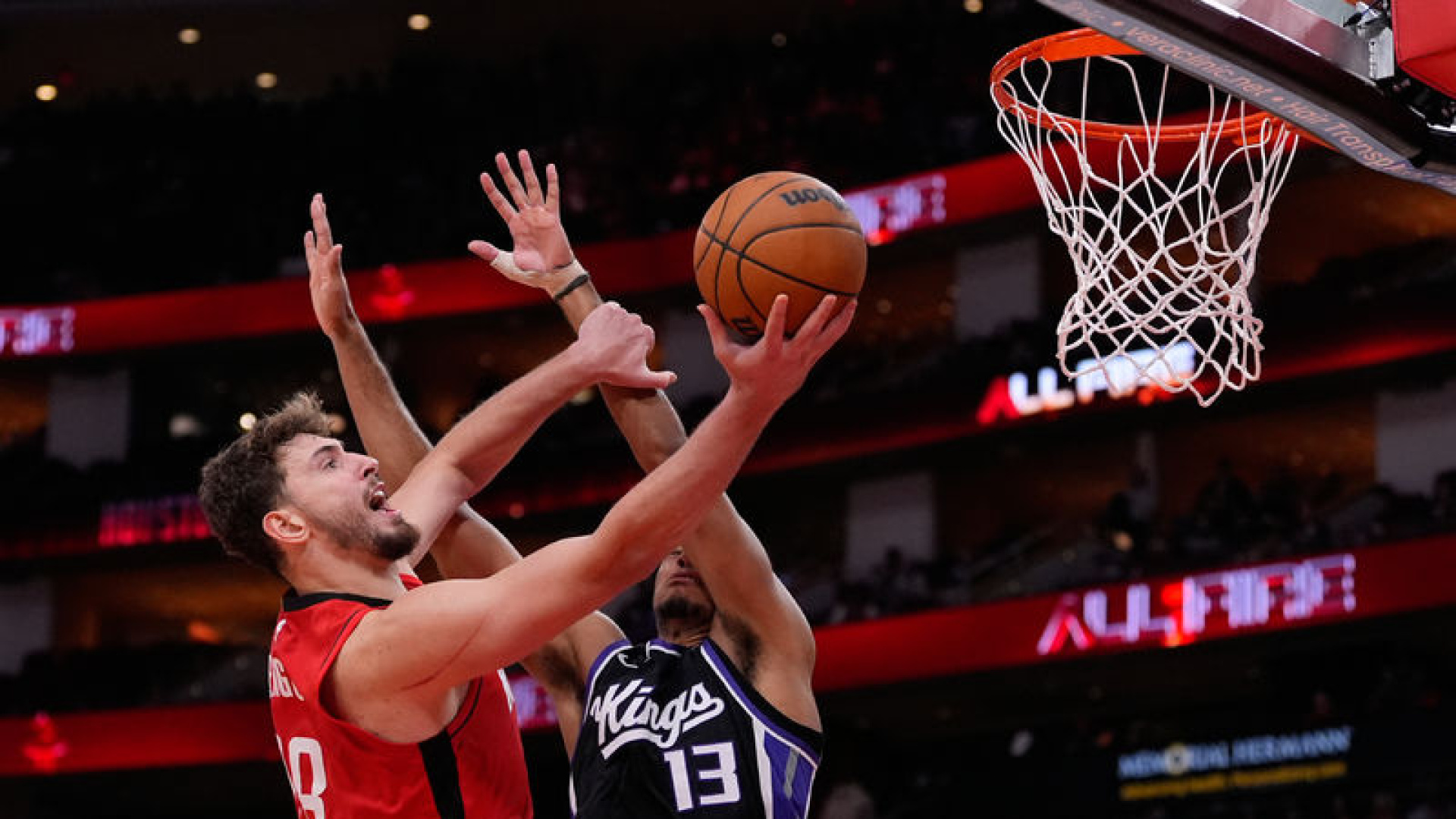 Alperen Şengün NBA'de 5 Bin Sayı Barajını Aştı!