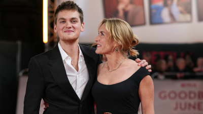 Oğlu yazdı, kendi yönetti