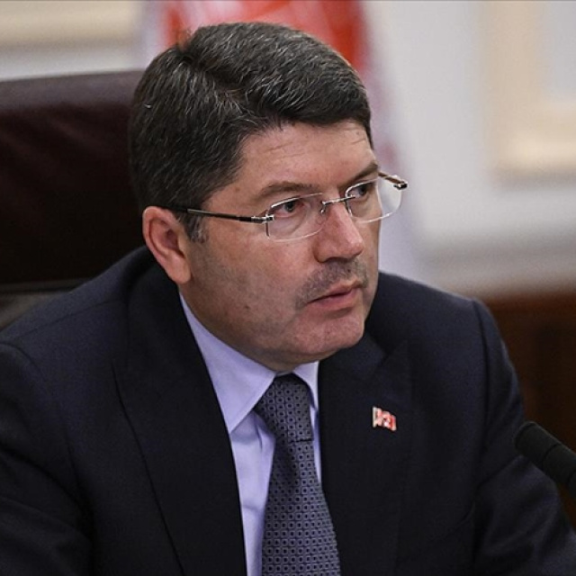 Bakan Tunç düğmeye bastı! 4 başmüfettiş görevde