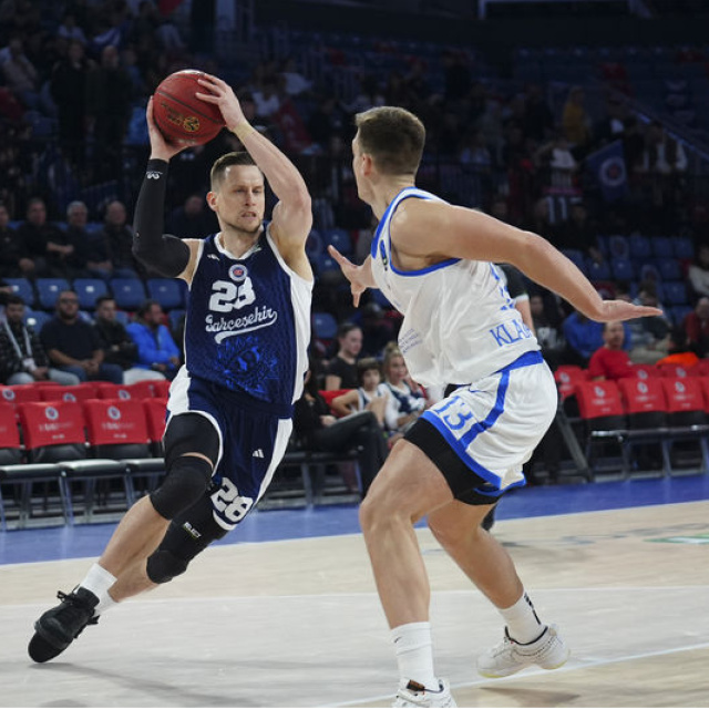 Bahçeşehir Koleji evinde mağlup!