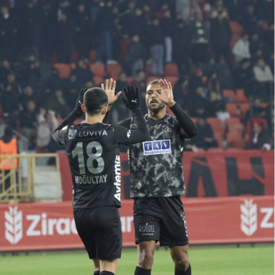 Alanyaspor, Steve Mounie'yle gruplara yükseldi!