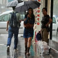 Ege ve Akdeniz için kuvvetli sağanak yağmur ve fırtına uyarısı