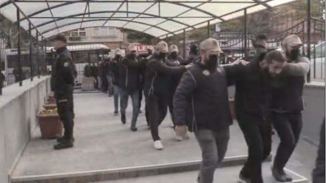 Bakan Yerlikaya açıkladı! Terör örgütü DEAŞ'a 33 ilde operasyon!