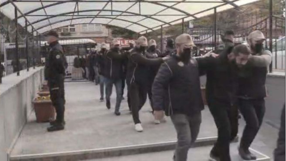 Bakan Yerlikaya açıkladı! Terör örgütü DEAŞ'a 33 ilde operasyon!