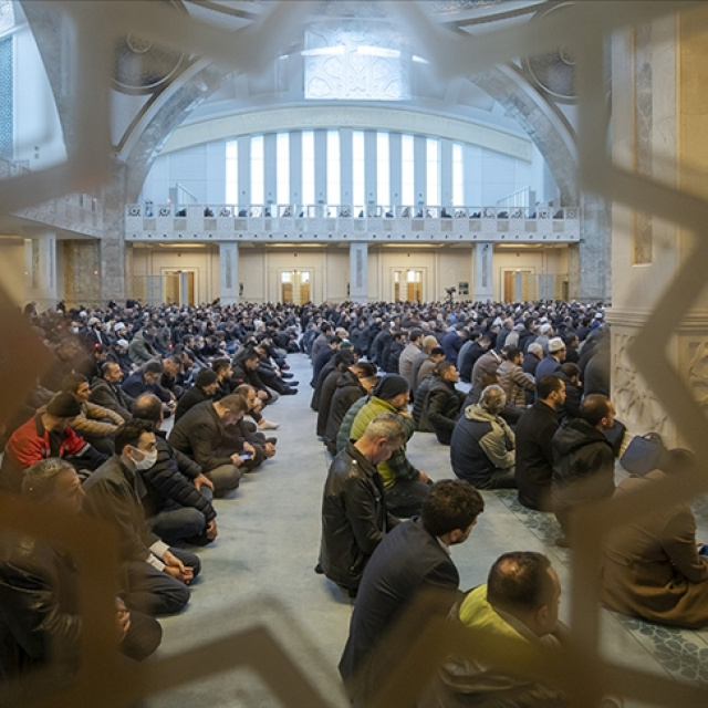 Cuma hutbesi konusu ve tam metni