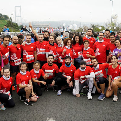 Gençleri ve çalışanlarını gönüllülük projelerinde buluşturuyor