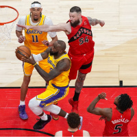 NBA'de Lakers son saniye üçlüğüyle kazandı!