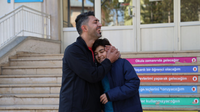 Nefes borusuna mandalina kaçan öğrenciyi öğretmeni kurtardı