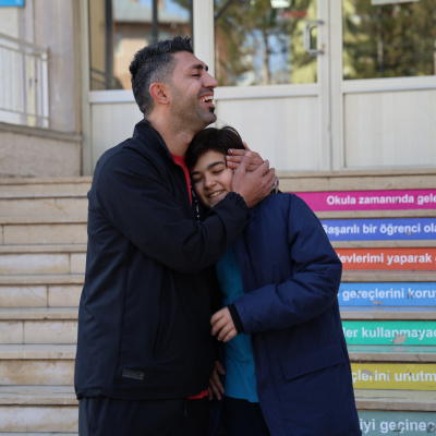 Nefes borusuna mandalina kaçan öğrenciyi öğretmeni kurtardı