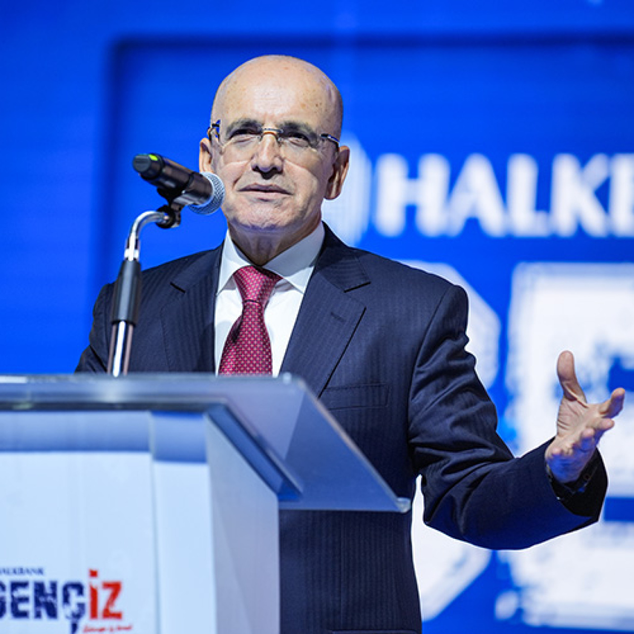 "Enflasyon düşüyor, düşmeye devam edecek"