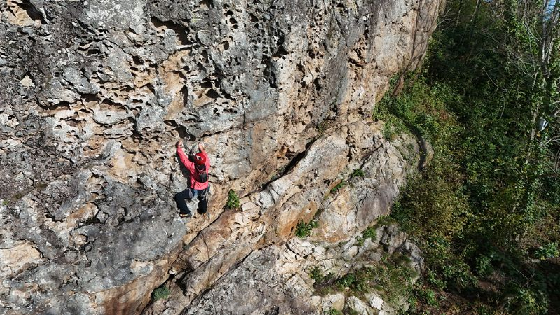 Ordu Yoroz Kent Ormanı'ndaki sarp kayalar dağcıların yeni rotası oldu