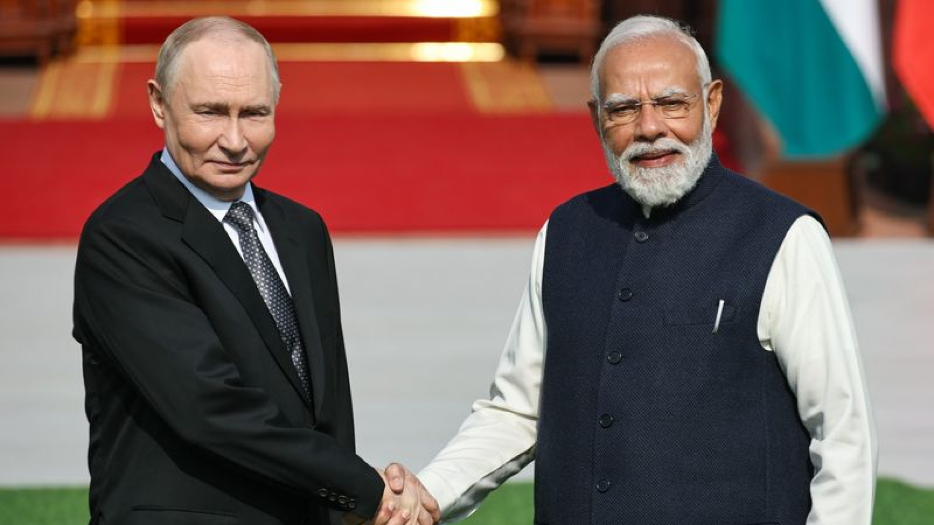 Modi, Rusya ile İlişkileri Övdü: 70 Maddelik Bildiri ve Para Birimi Anlaşması