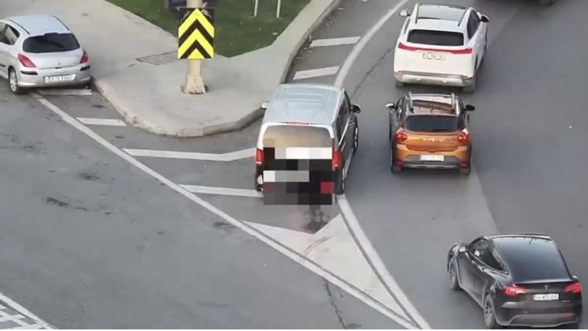 Beykoz'da dron destekli trafik denetimi: 32 sürücüye 69 bin lira ceza