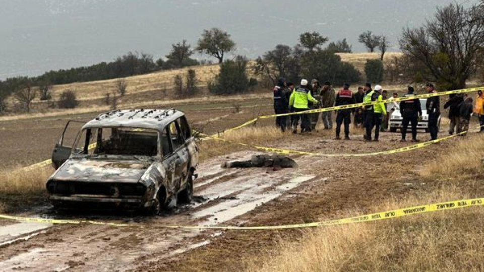 Yanmış otomobilde başsız bedeni bulundu
