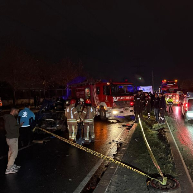 Başakşehir'de zincirleme kaza: 2 ölü, 5 yaralı