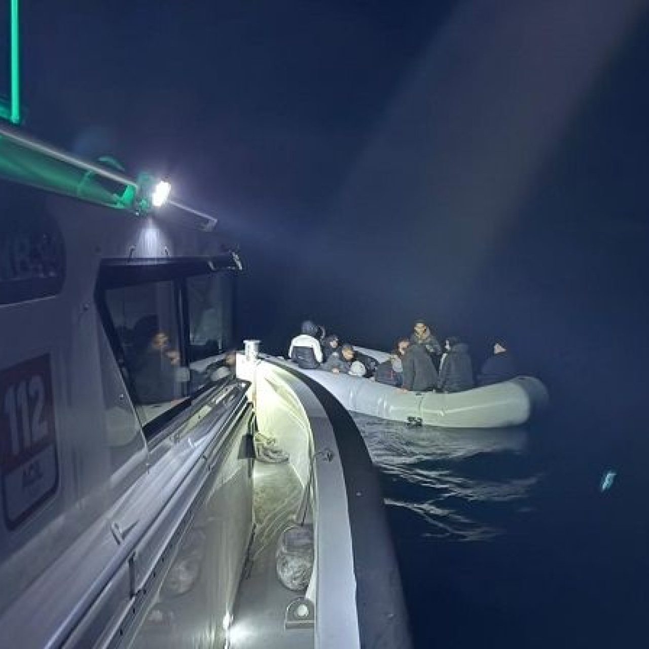 İzmir'de 58 düzensiz göçmen kurtarıldı