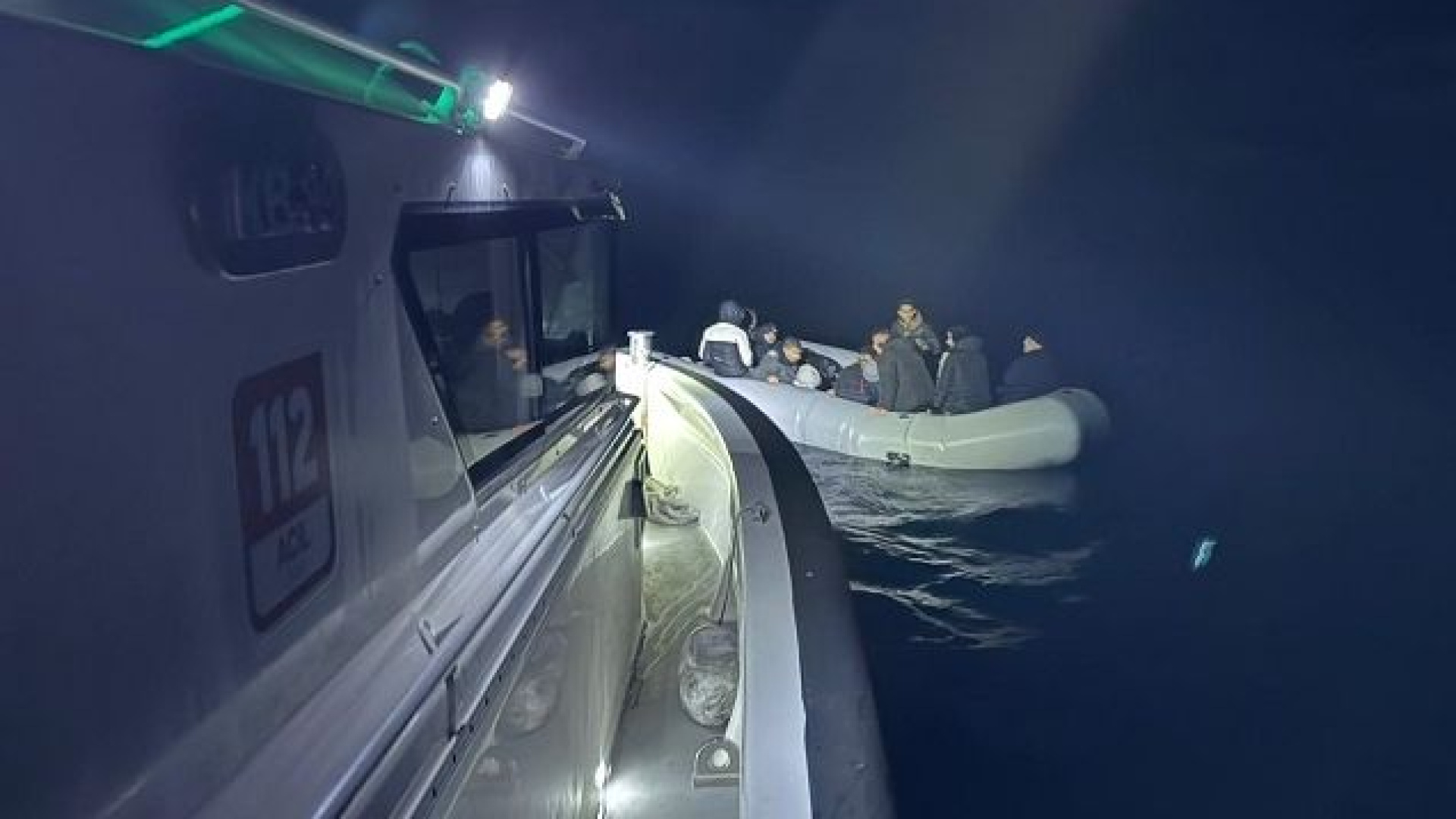 İzmir'de 58 düzensiz göçmen kurtarıldı, 62 düzensi…