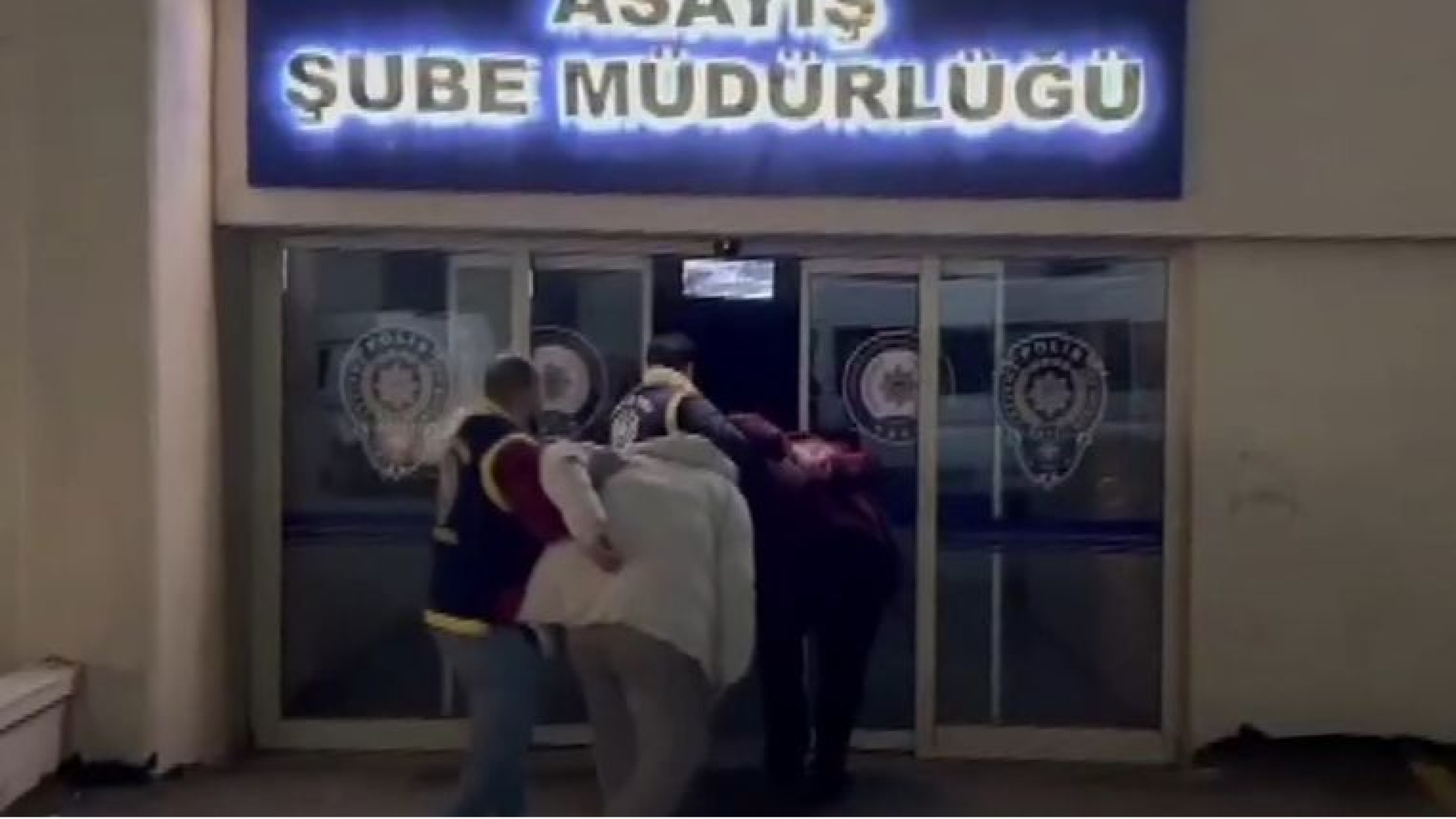 Ankara’da eve çağırdıkları 1 kişiyi gasbeden sevgililer tutuklandı | Son dakika haberleri
