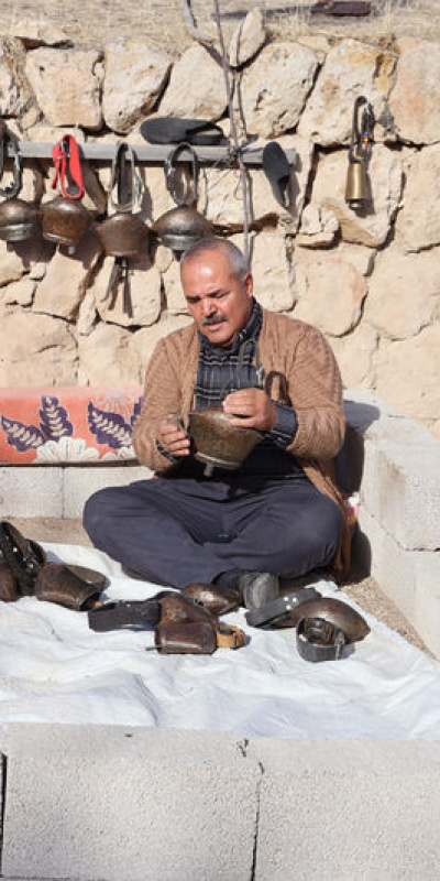 Eski çobanın sıra dışı çan koleksiyonu