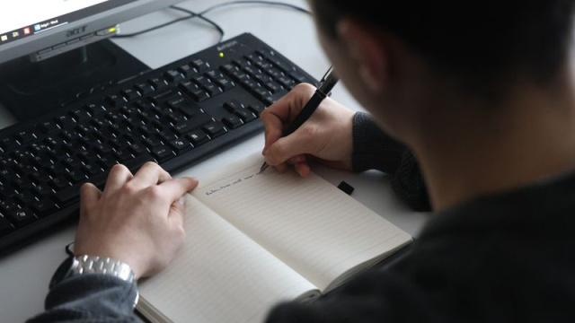 Yeni nesil yazmakta zorlanıyor