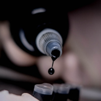 Dövme mürekkebi vücutta dolaşarak bağışıklık hücrelerini öldürüyor