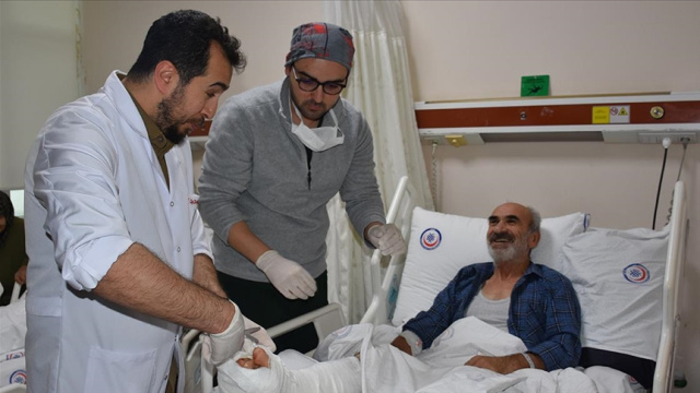 İki hastadan alınan kemik ve deri içeren dokular el ve ayağa nakledildi
