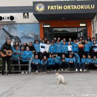 Bestelediği şarkıyla öğrencilerine organ bağışı bilinci aşılıyor