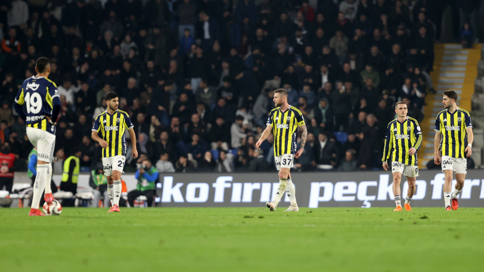 Fenerbahçe 2 haftada 4 puan yitirdi