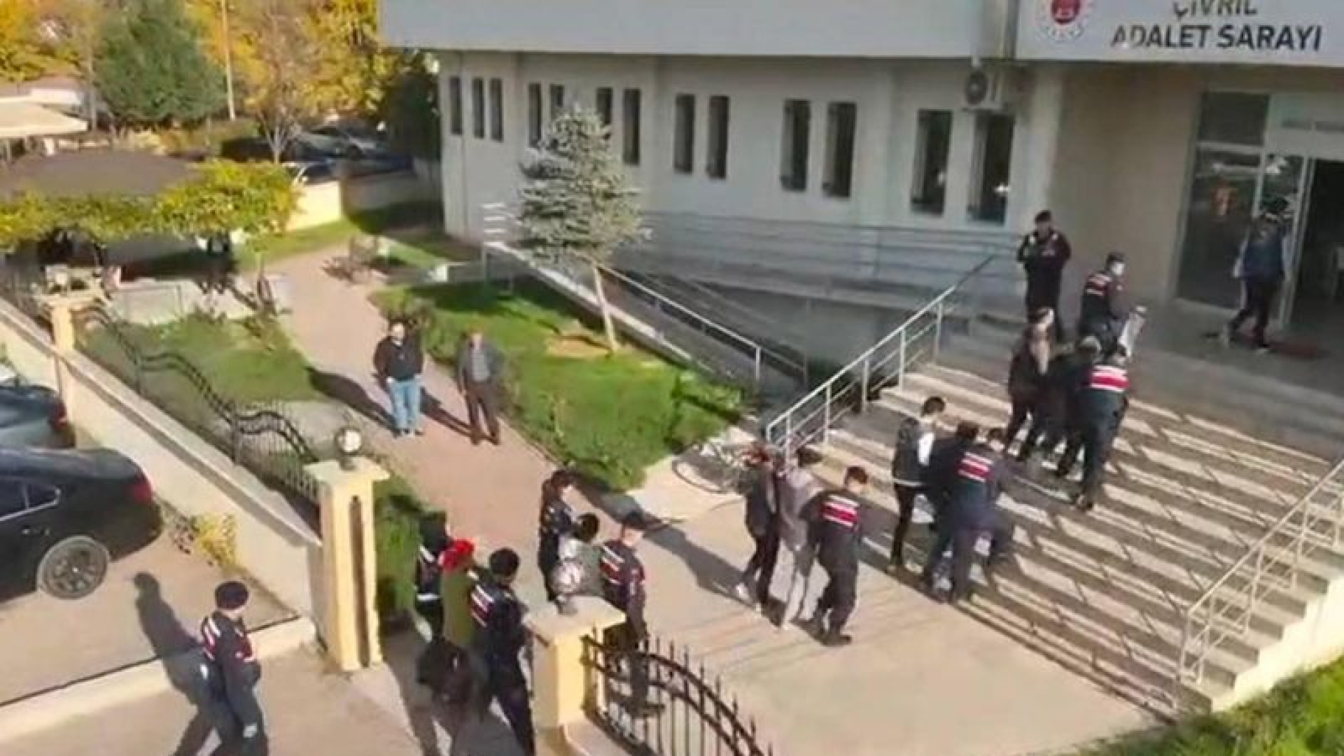 Denizli ve Sinop'ta Katalogdan Evlilik Dolandırıcılığı: 5 Gözaltı