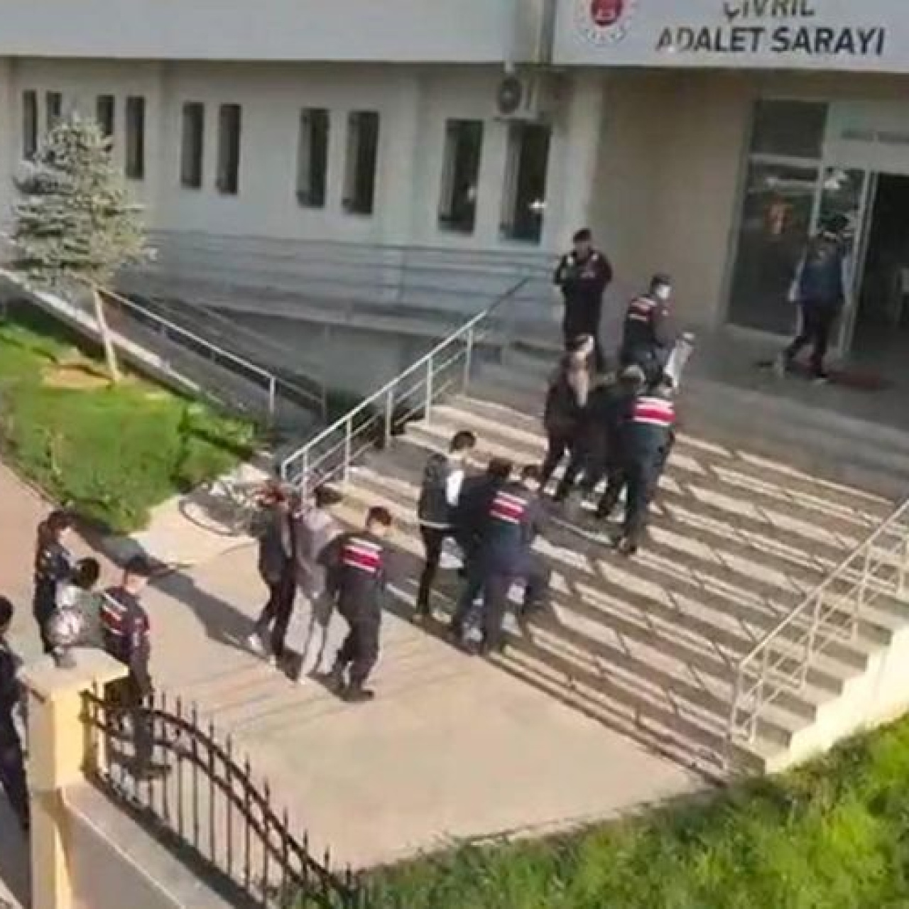 Kataloglu dolandırıcılar kıskıvrak