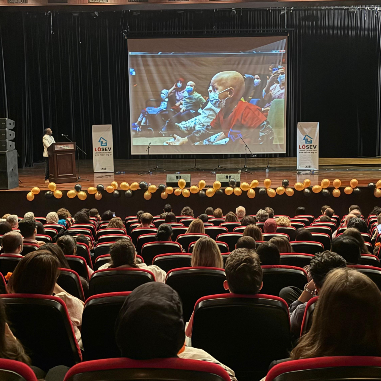 LÖSEV Dünya Gönüllüler Günü’nde Gönüllüleriyle Bir Araya Geldi