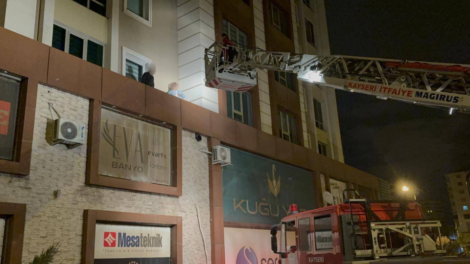 Parmak izi yüzünden çarşafla indiler!