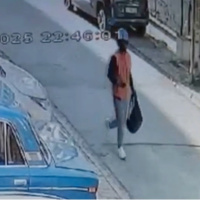 Altınları gasp edip ev sahibi kadını odaya kilitledi!