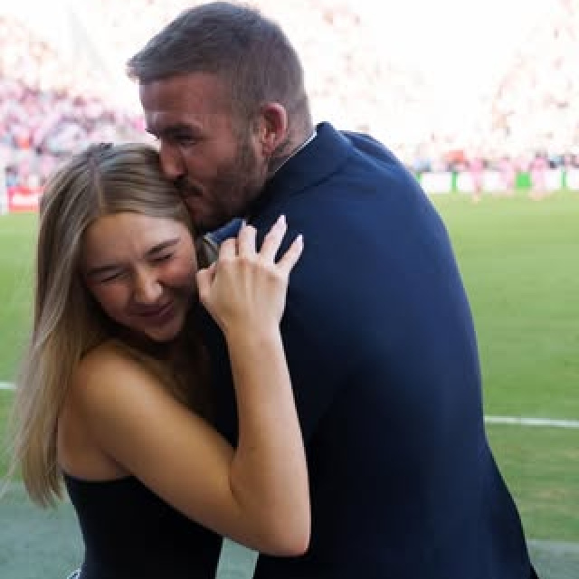 Bir kişi eksik kutlama