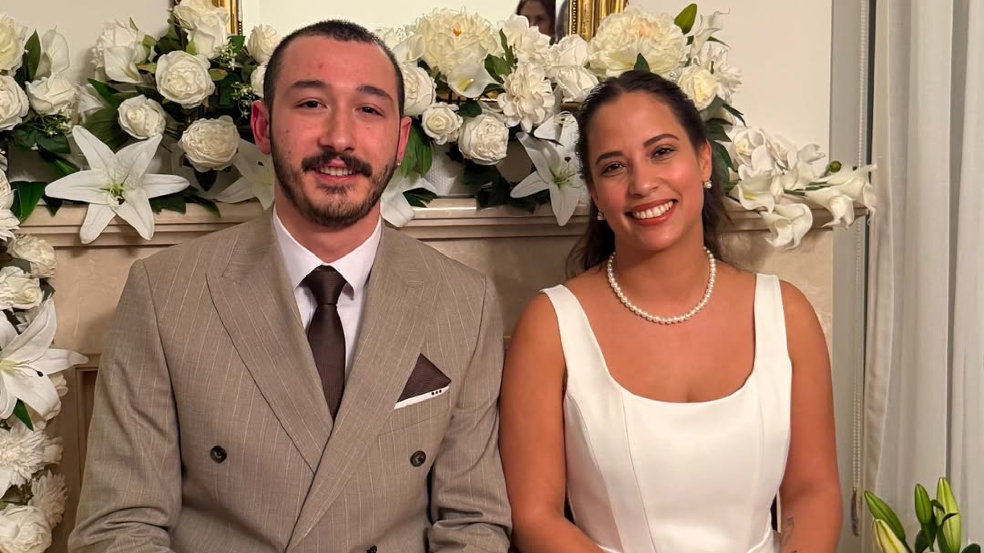 Nilüfer'in Kızı Ayşe Nazlı Yumlu, Batuhan Yağlıoğlu ile Nişanlandı